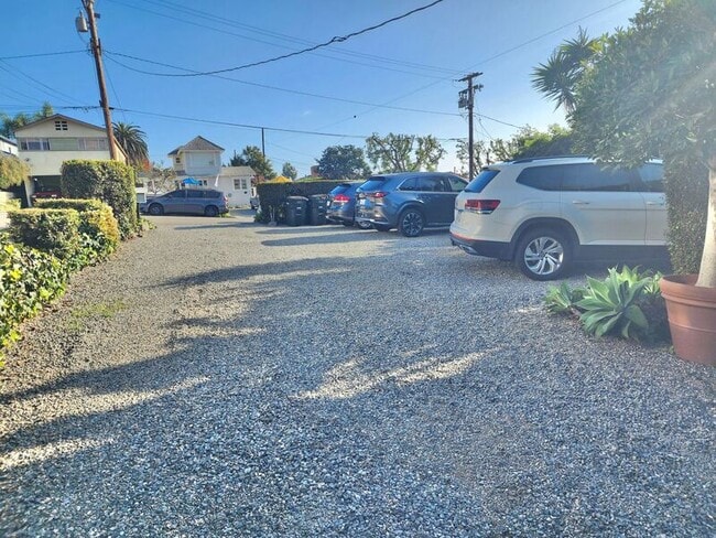 Building Photo - 258 Center St