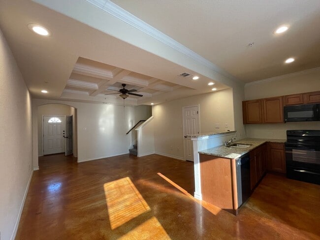 Building Photo - 14102 Volpi Dr