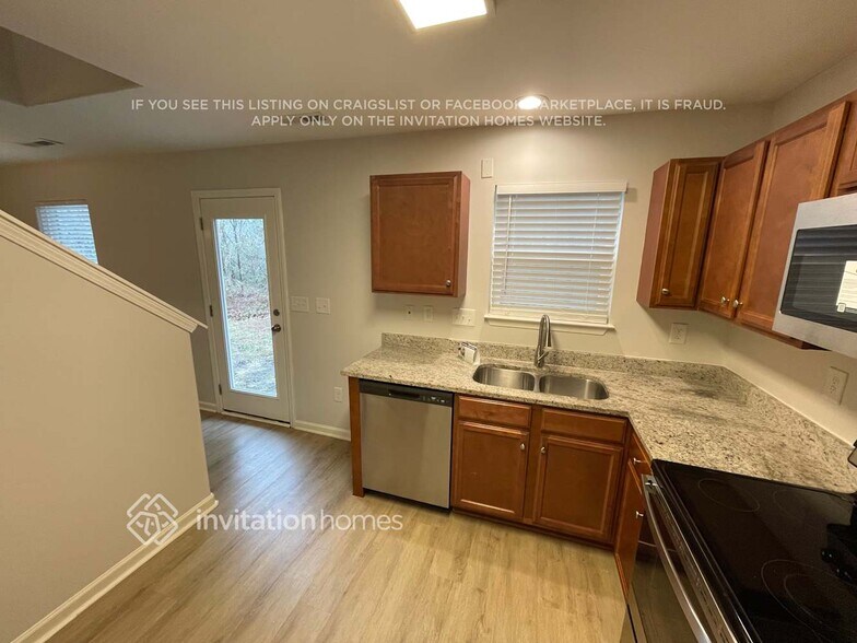 Building Photo - 6528 Pennacook Dr