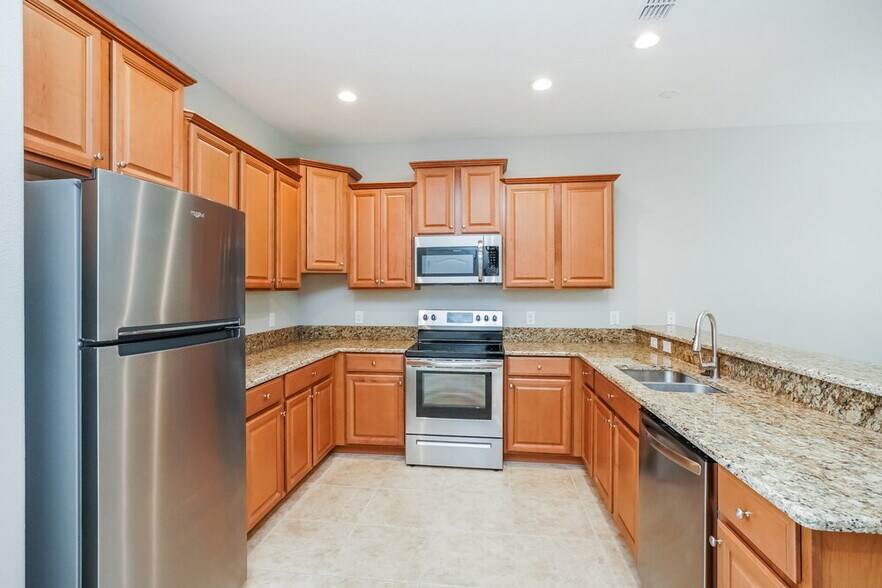 Building Photo - 9138 Savannah Grove Ln