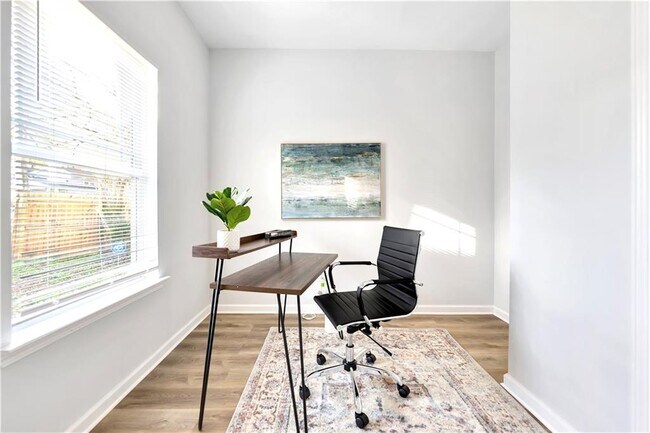 Building Photo - 56 Holly Rd NW