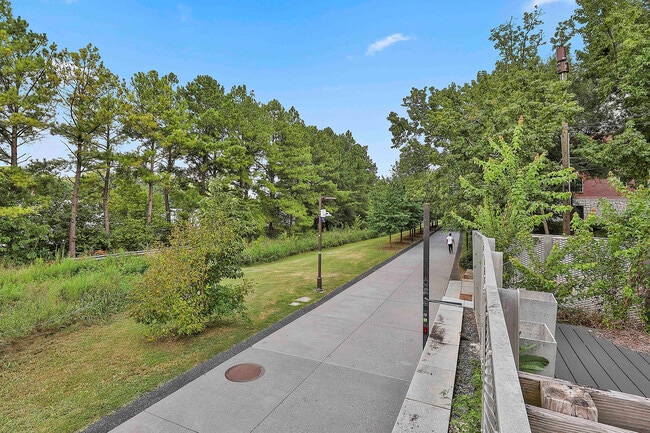 Building Photo - 675 Greenwood Ave NE