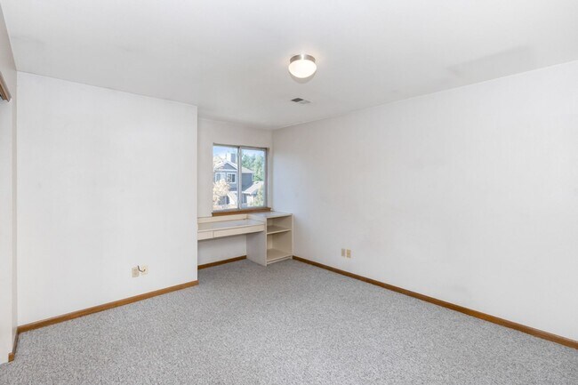 Building Photo - 1117 11th Ave