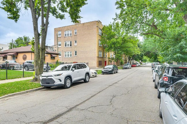 Building Photo - 3252 W Wabansia Ave
