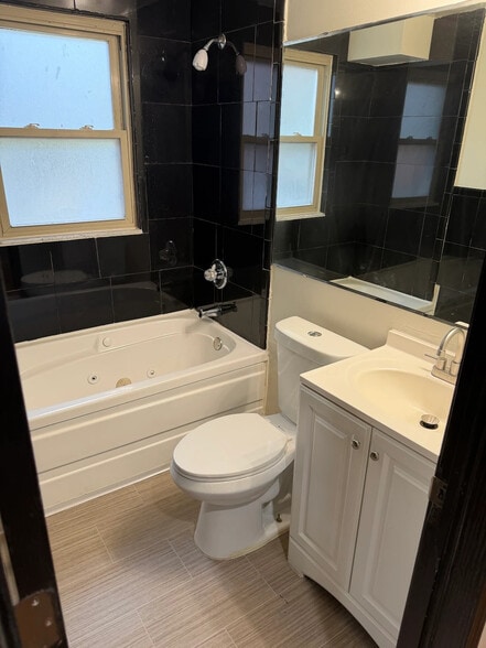 Building Photo - The Baxter Apartments