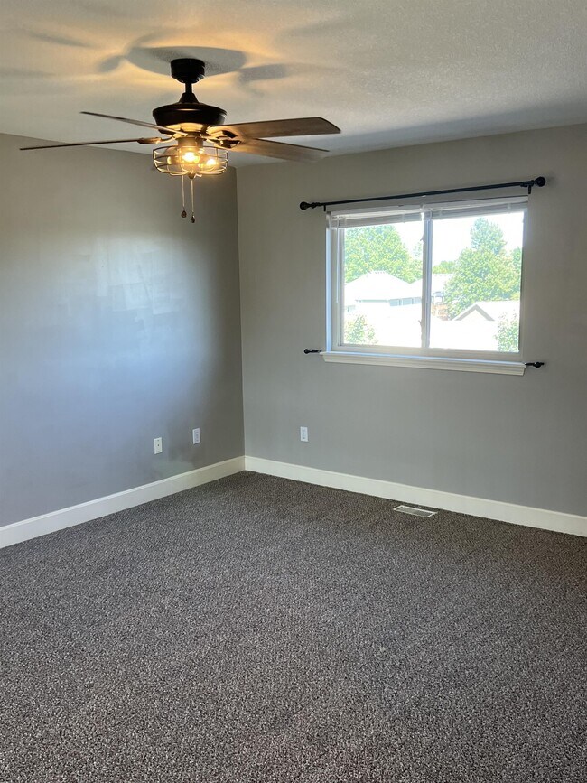 Building Photo - 1225 Dustins Way