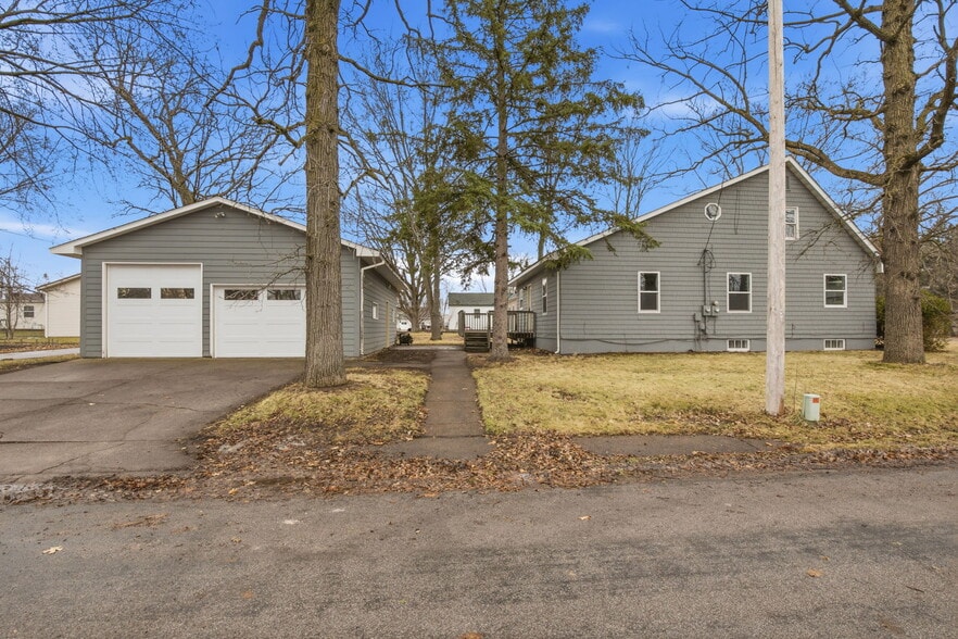 Building Photo - 355 Central Ave N