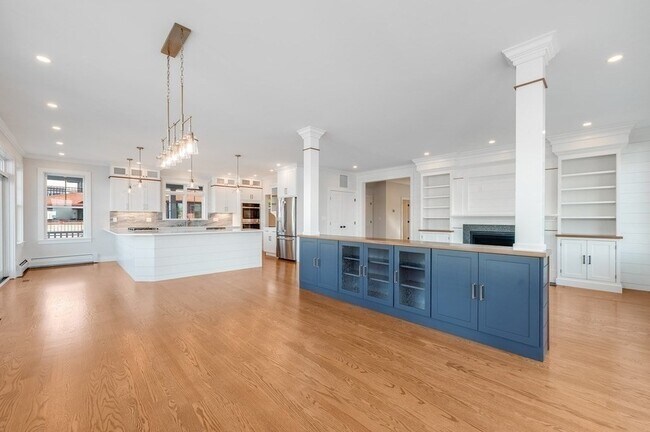 Building Photo - 8 Riverside Rd