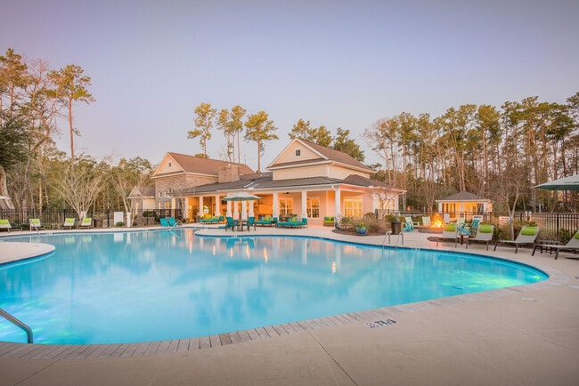 Building Photo - Arbor Village