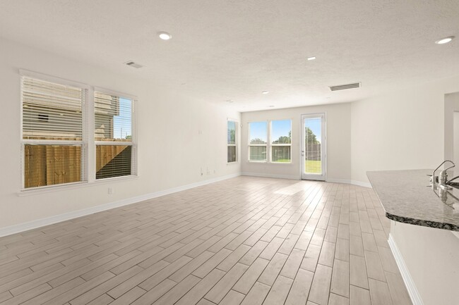 Building Photo - 4822 Hickory Deer Ln