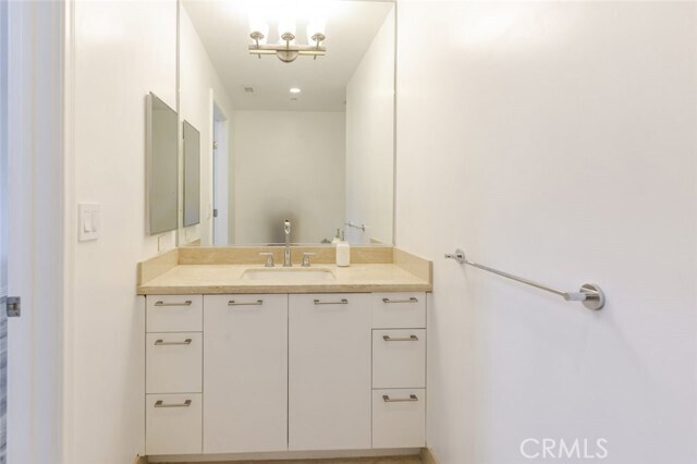 Building Photo - 407 Caruso Ave