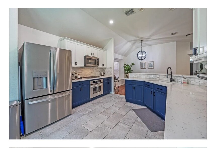 Building Photo - 8309 Green Ash Dr