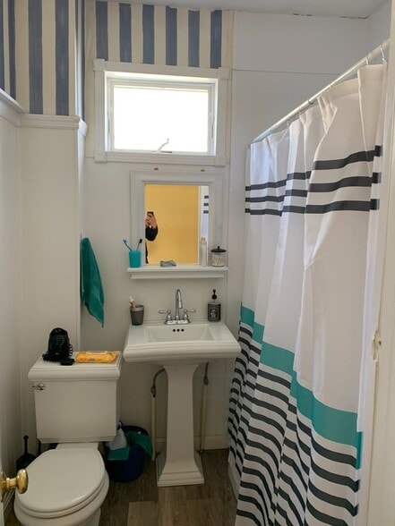 Building Photo - 77 Sheridan Ave