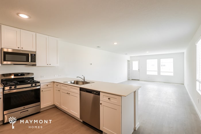 Building Photo - 2404 Shady Grv