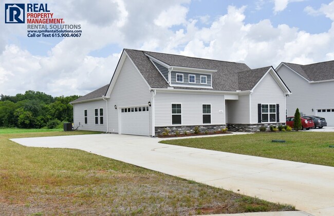 Building Photo - Beautiful 4bd home in Walter Hill! Gorgeous upgrades, attached garage and covered patio!
