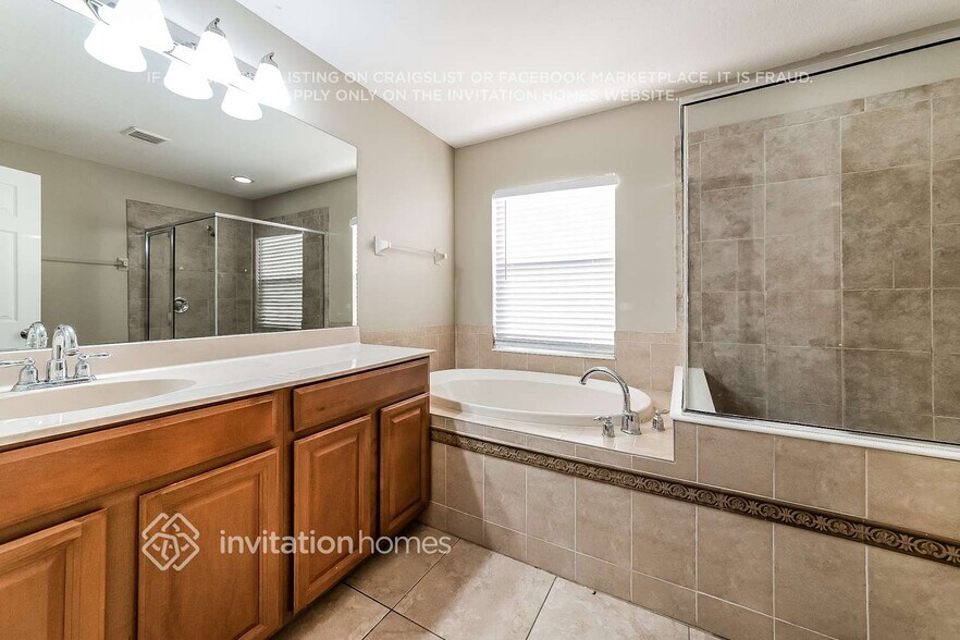 Building Photo - 10229 36th Ct E