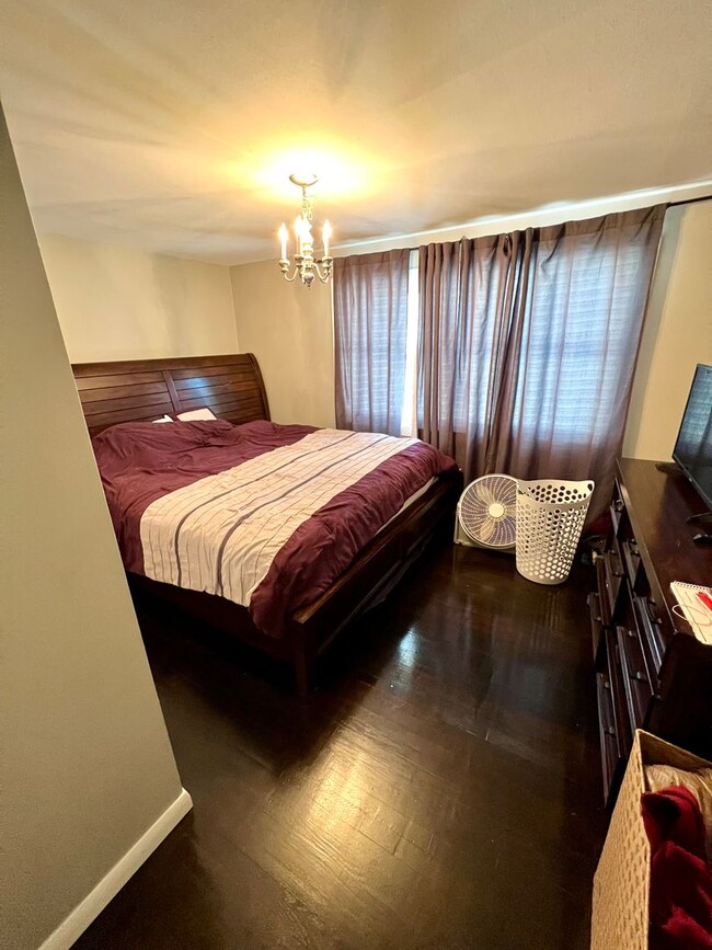 Building Photo - 206 Mitchell Cir