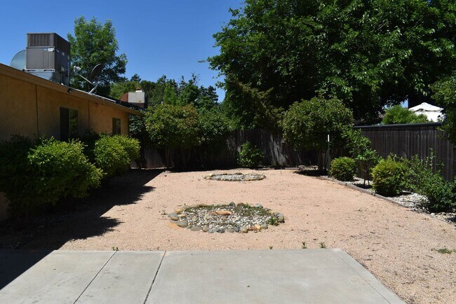 Building Photo - Updated and Well Maintained Winters Home!