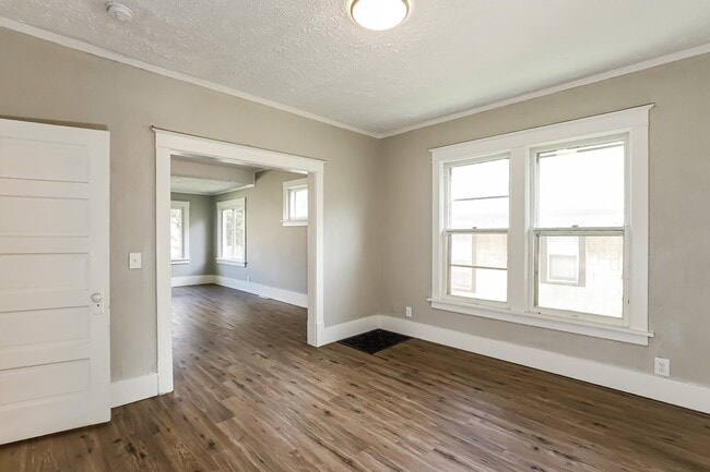 Building Photo - 2859 Corby St