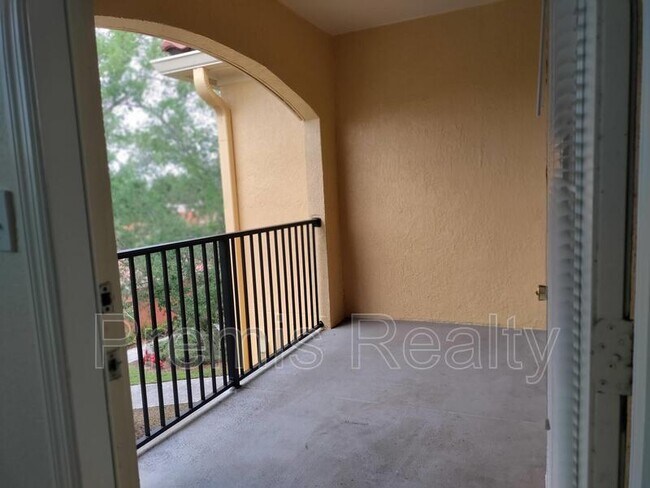Building Photo - 2724 Via Murano