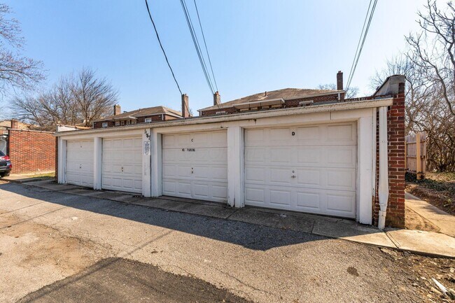 Building Photo - 1147 S Cassingham Rd