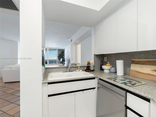 Building Photo - 6767 Collins Ave
