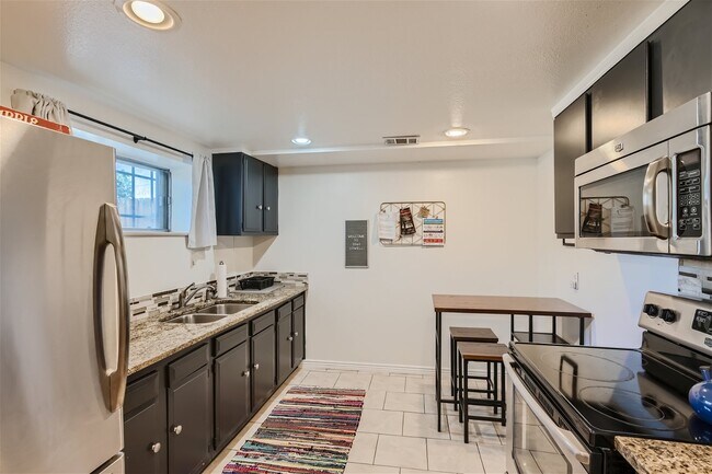 Building Photo - 1540 Lowell Blvd