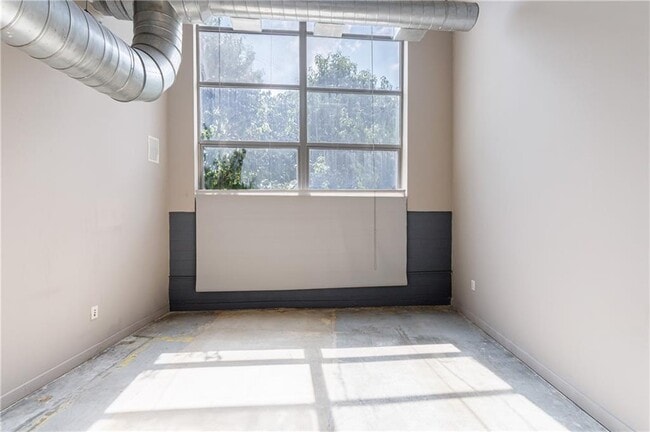 Building Photo - 400 Village Pkwy