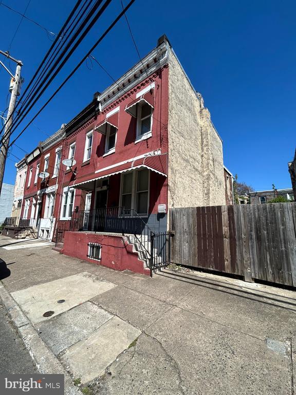 Building Photo - 2225 N 17th St
