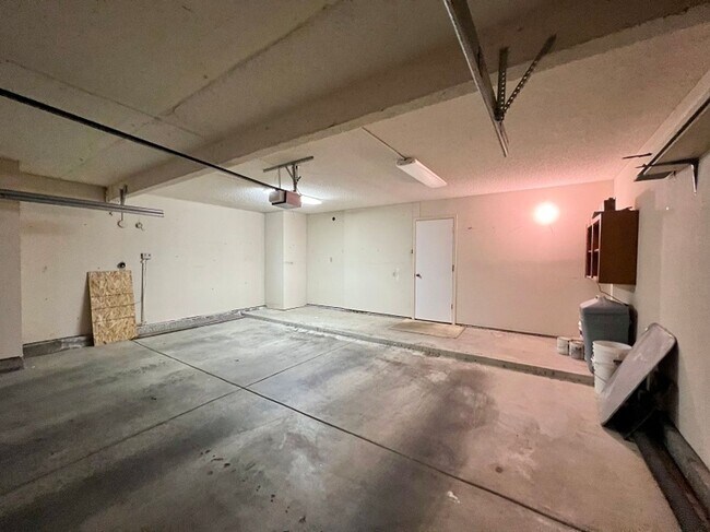 Building Photo - Three Bedroom Napa Condo on River Walk