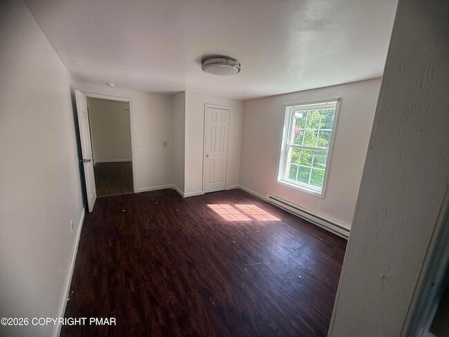 Building Photo - 2186 Spring Dr