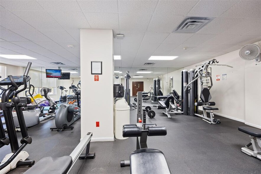 Building Photo - 3500 Galt Ocean Dr