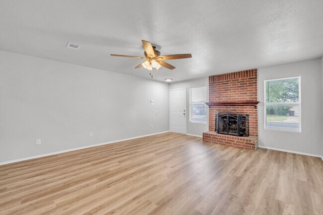 Building Photo - Available NOW!!!! Beautiful 1 story, 4 bed...
