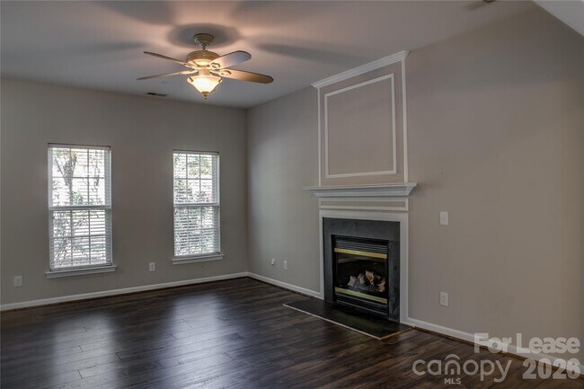 Building Photo - 6434 Gatesville Ln