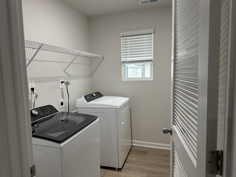 Building Photo - 908 Grand Mesa Dr