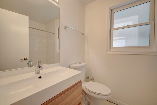 Building Photo - 1444 N Campbell Ave