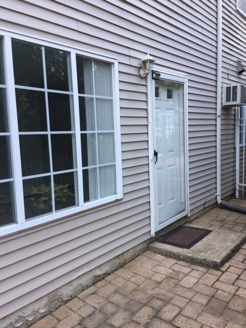 Building Photo - 22 Sharrotts Rd