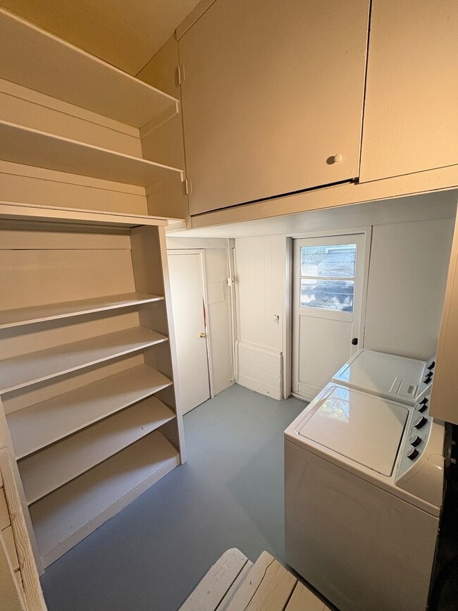 Building Photo - 3060 Onyx St