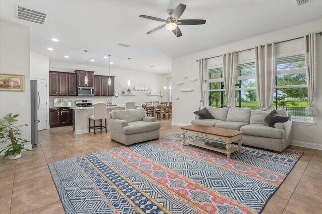 Building Photo - 256 Vivian James Dr