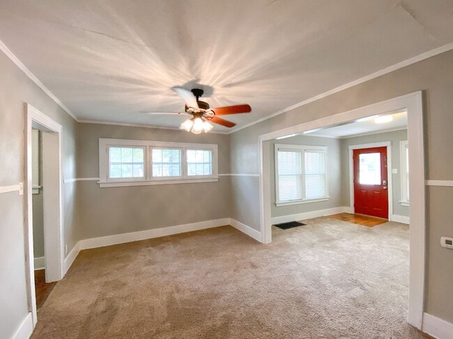 Building Photo - Three Bedroom Two Bathroom House For Rent