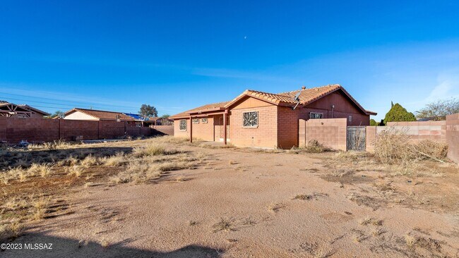 Building Photo - 6428 Buckaroo Loop