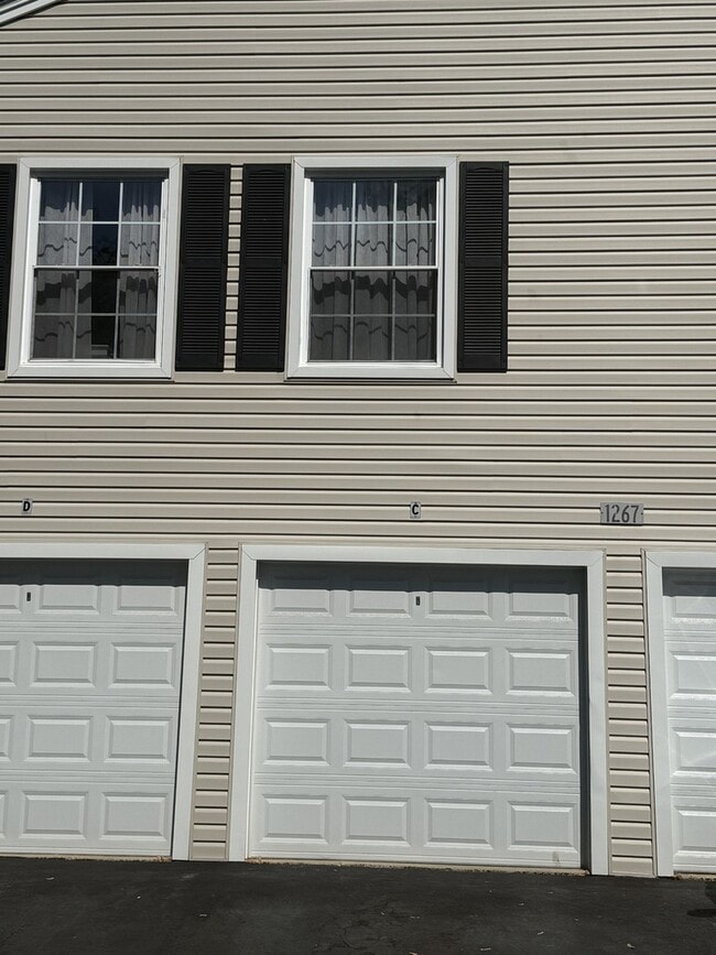 Building Photo - 1267 Prairie Ave