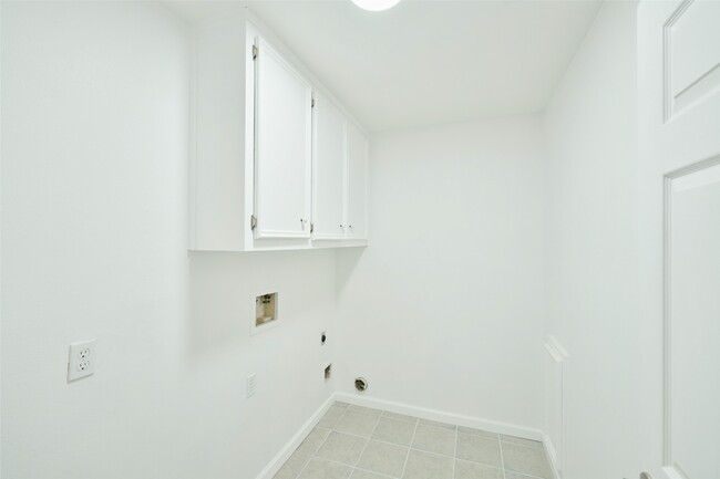 Building Photo - 15854 Knolls Lodge Dr