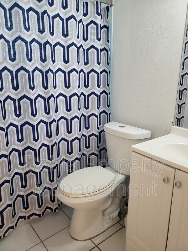 Building Photo - 4654 Alhama St