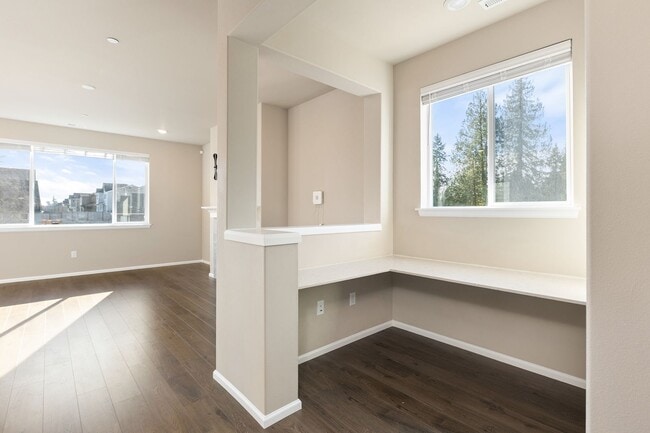 Building Photo - Beautiful 5Bd home in  Marysville