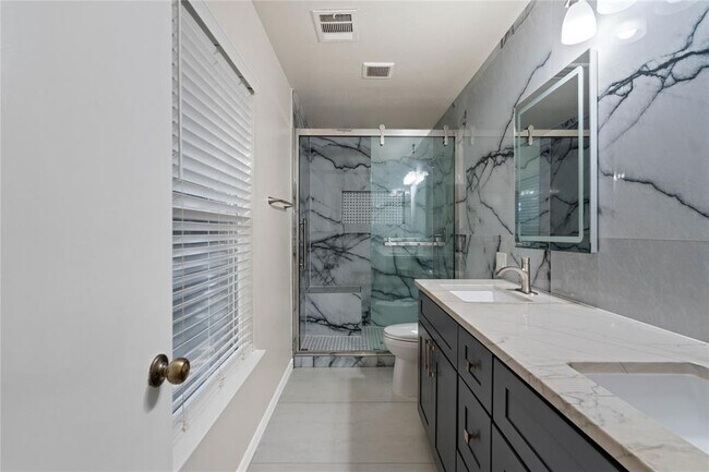 Building Photo - 809 Betterman Dr