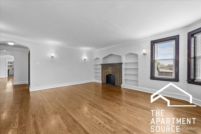 Building Photo - 2252 W Winnemac Ave