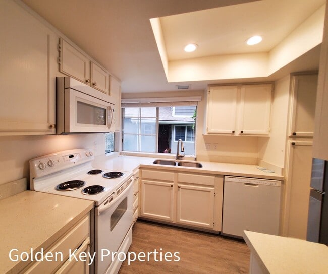 Building Photo - Lovely 2-story townhome in The Cape at Cal...