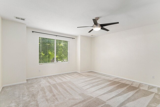Building Photo - Beautiful 4bed/3bath Home in Marina Point