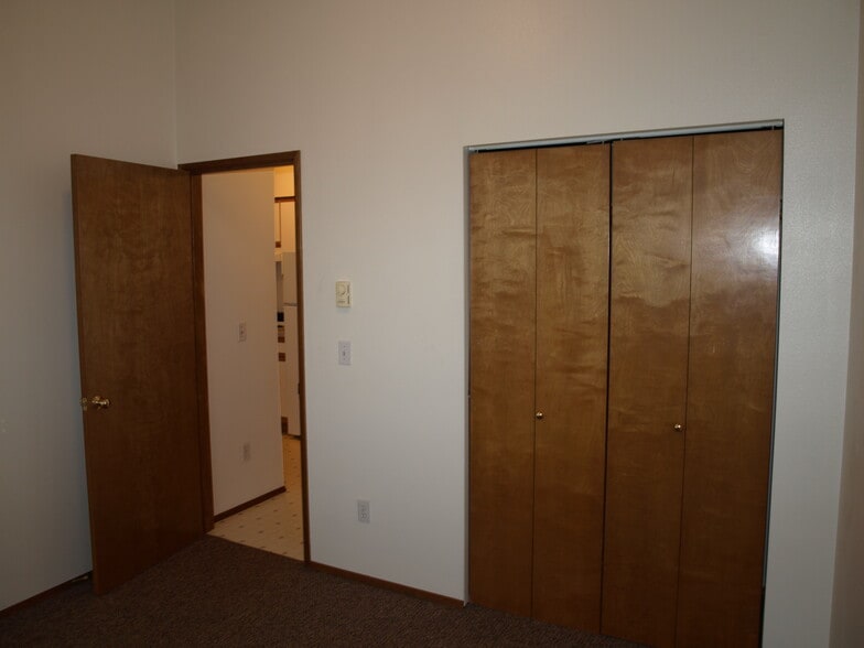 Bedroom - 418 Judson St